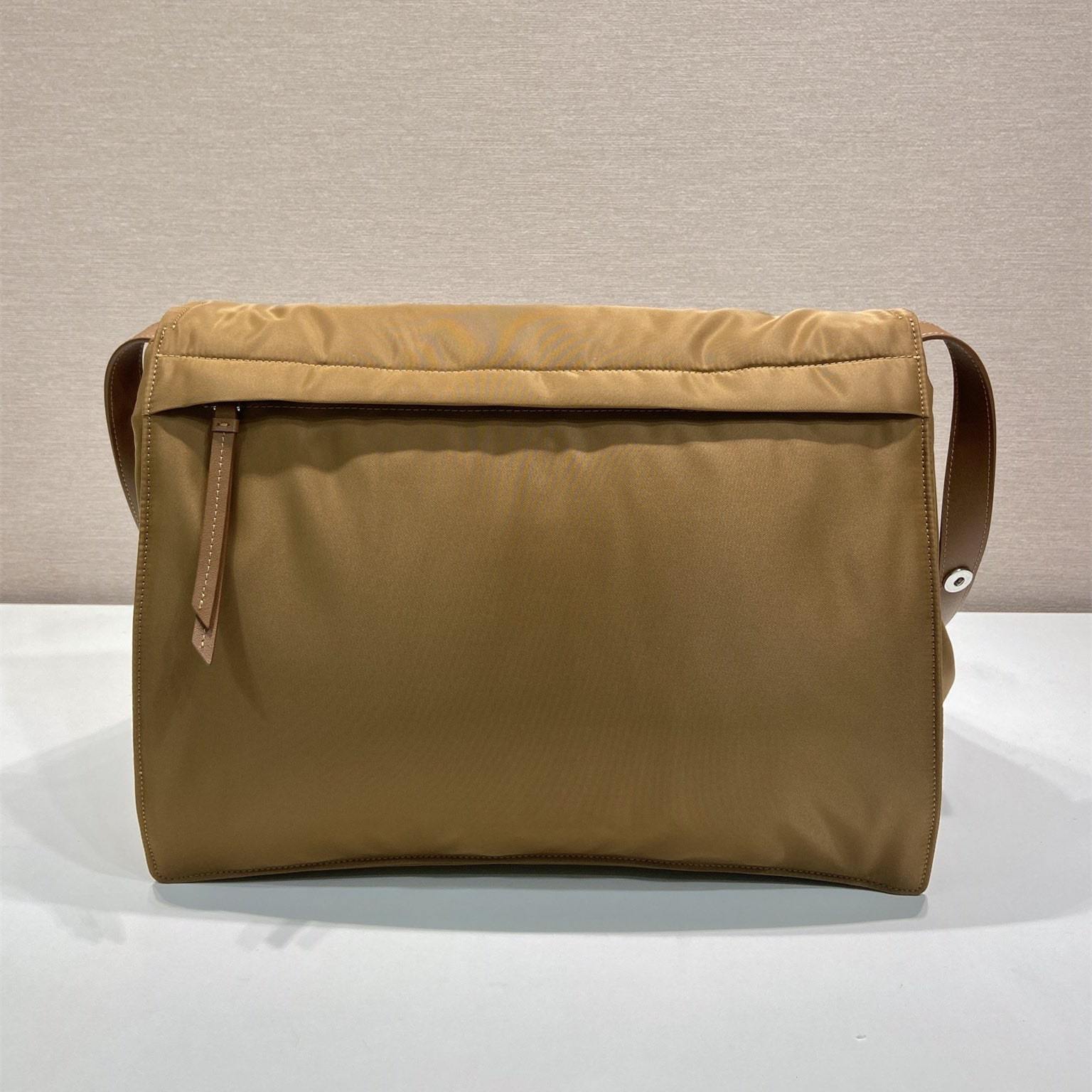 高仿Prada*RE-Nylon系列1BD255尼龍郵差包棕色中號免檢版