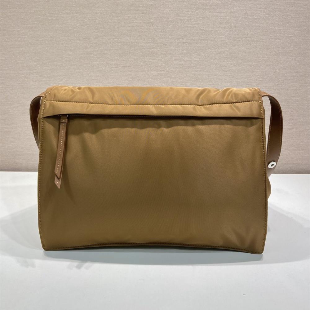高仿Prada*RE-Nylon系列1BD255尼龍郵差包棕色中號免檢版