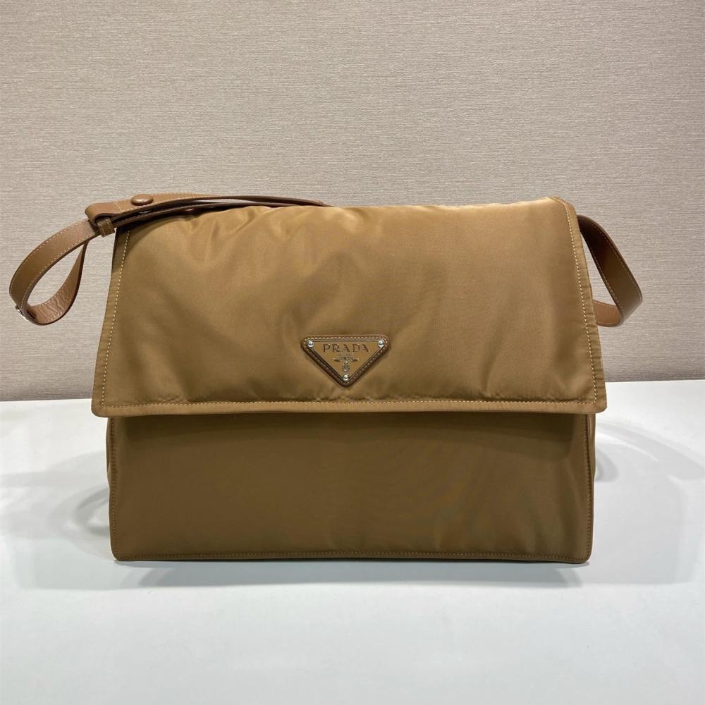 高仿Prada*RE-Nylon系列1BD255尼龍郵差包棕色中號免檢版