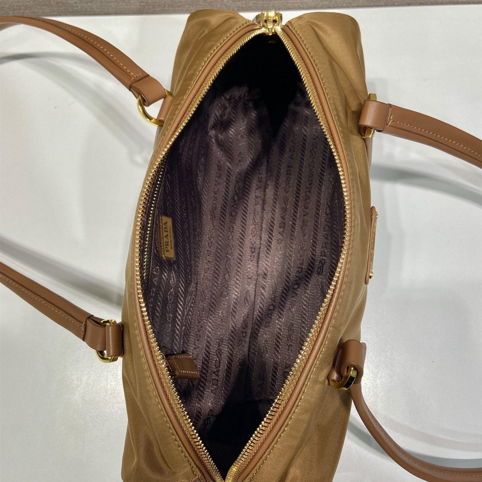 高仿Prada*RE-Nylon系列1BB27手提單肩包中號焦糖色免檢版