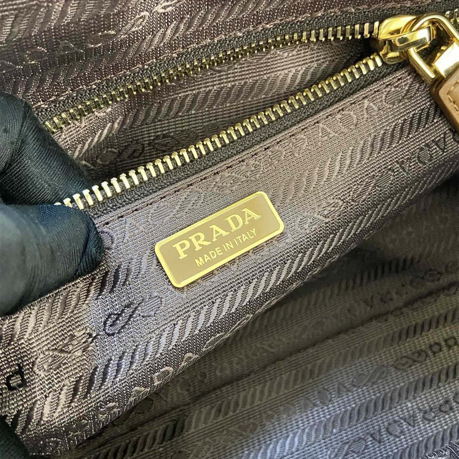 高仿Prada*RE-Nylon系列1BB27手提單肩包中號焦糖色免檢版