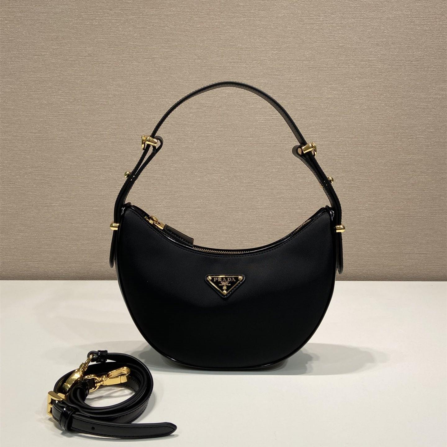 高仿Prada*Arque系列1BC194半月單肩包黑色免檢版