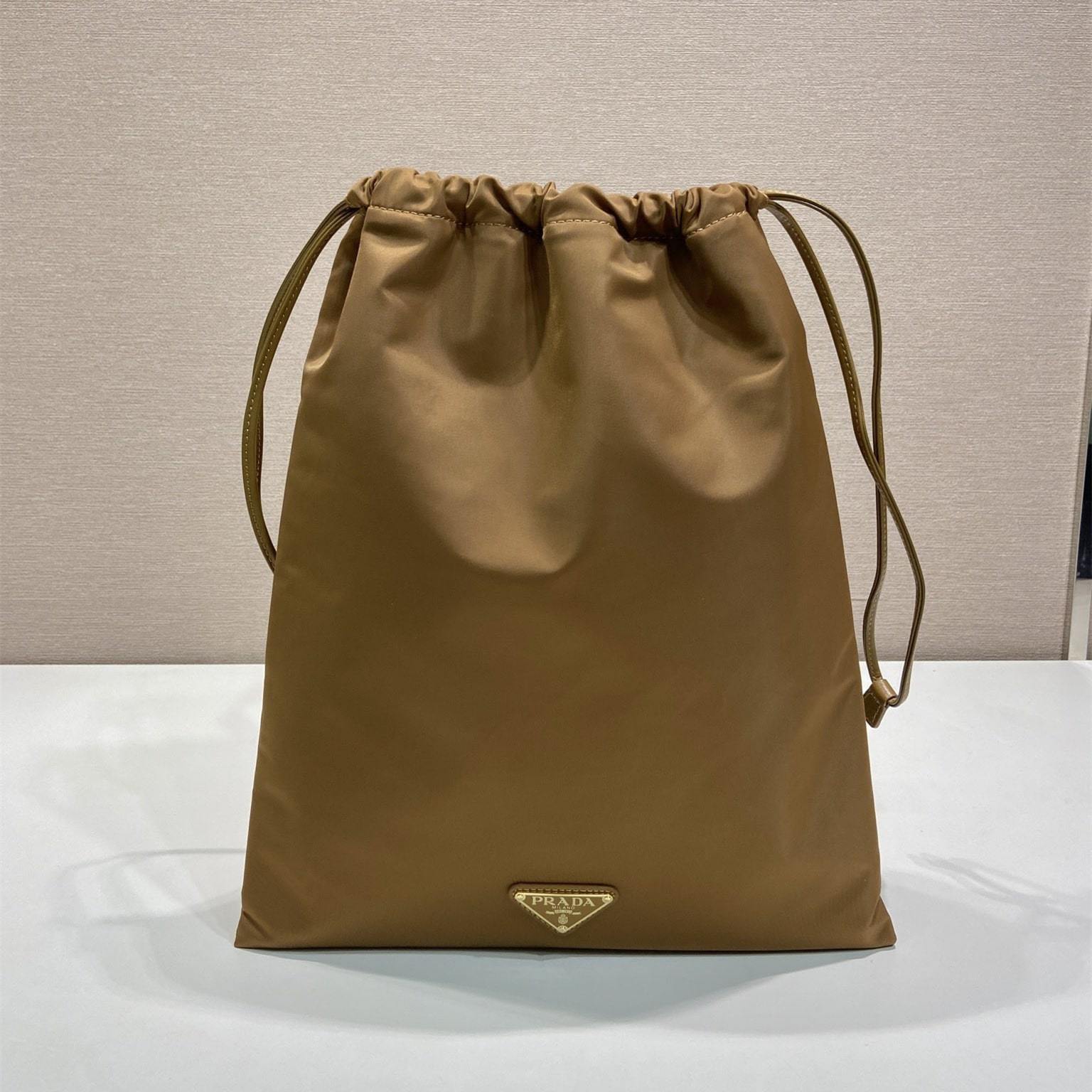 高仿Prada*RE-Nylon系列1NK001收納袋棕色免檢版