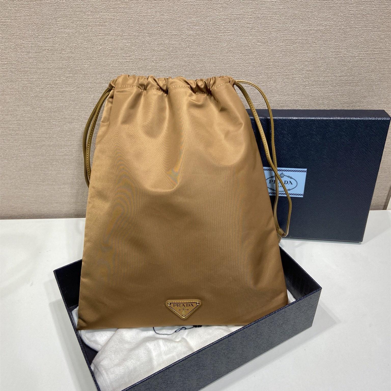高仿Prada*RE-Nylon系列1NK001收納袋棕色免檢版