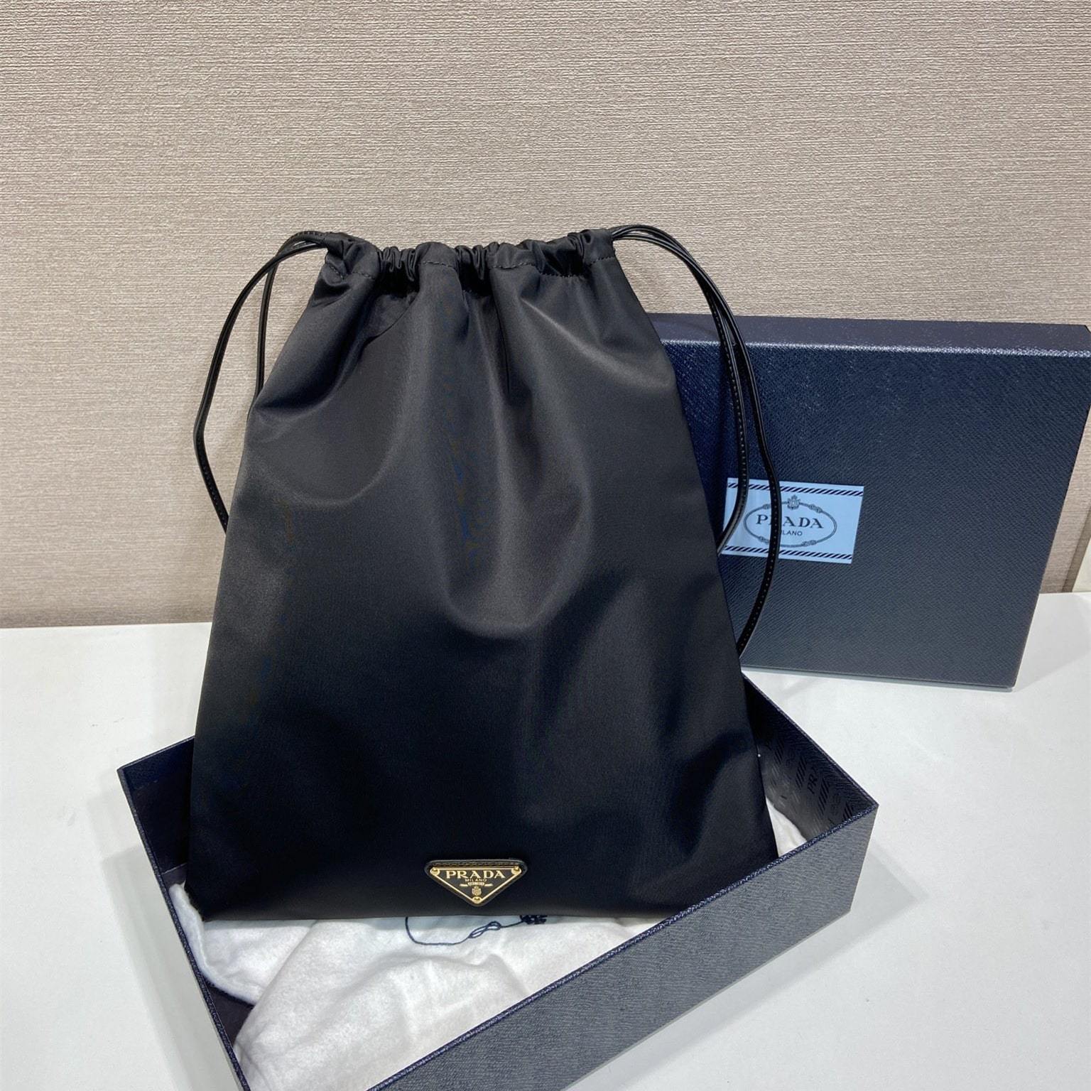 高仿Prada*RE-Nylon系列1NK001收納袋黑色免檢版