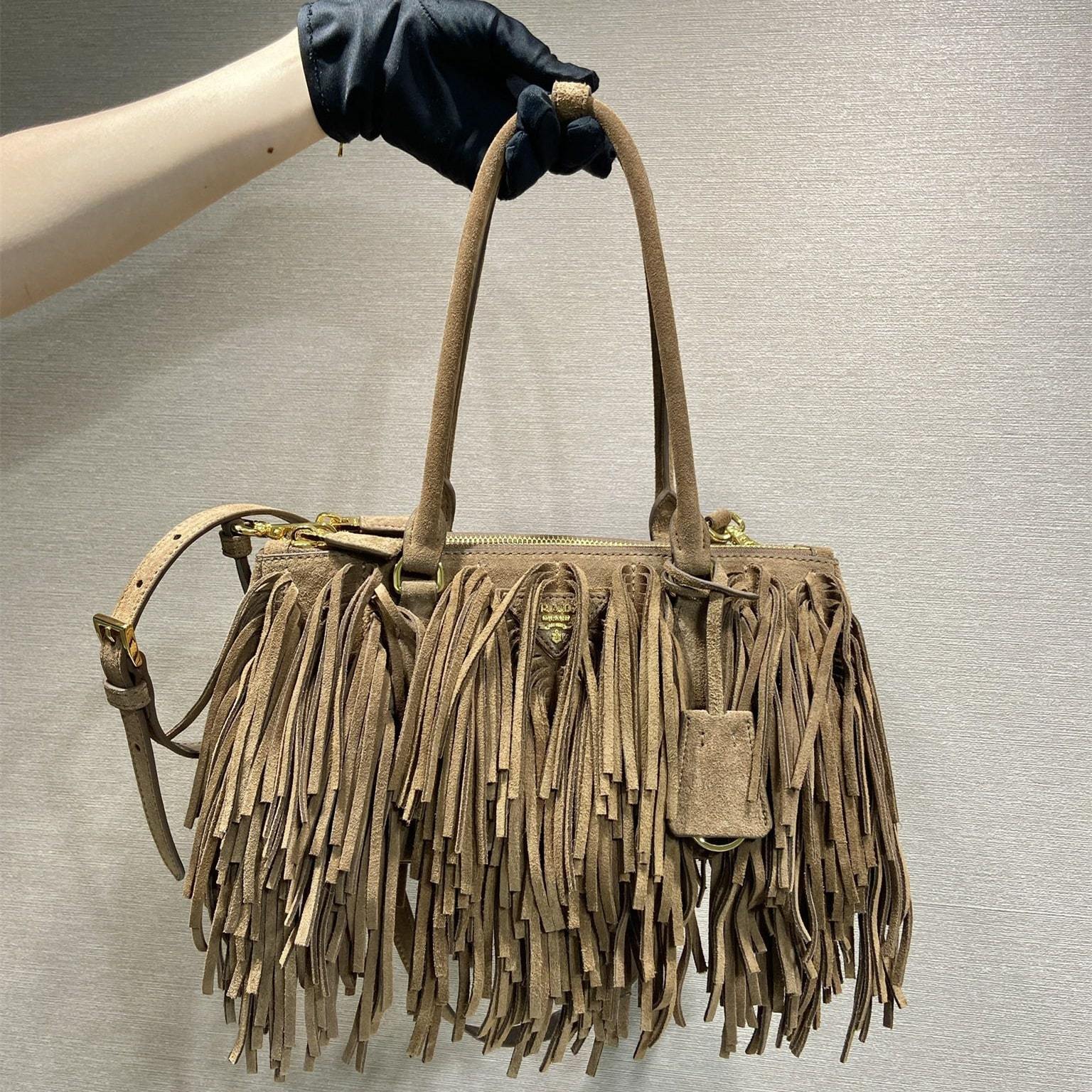 高仿Prada*Gaalleria系列1BA457流蘇包棕色中號免檢版