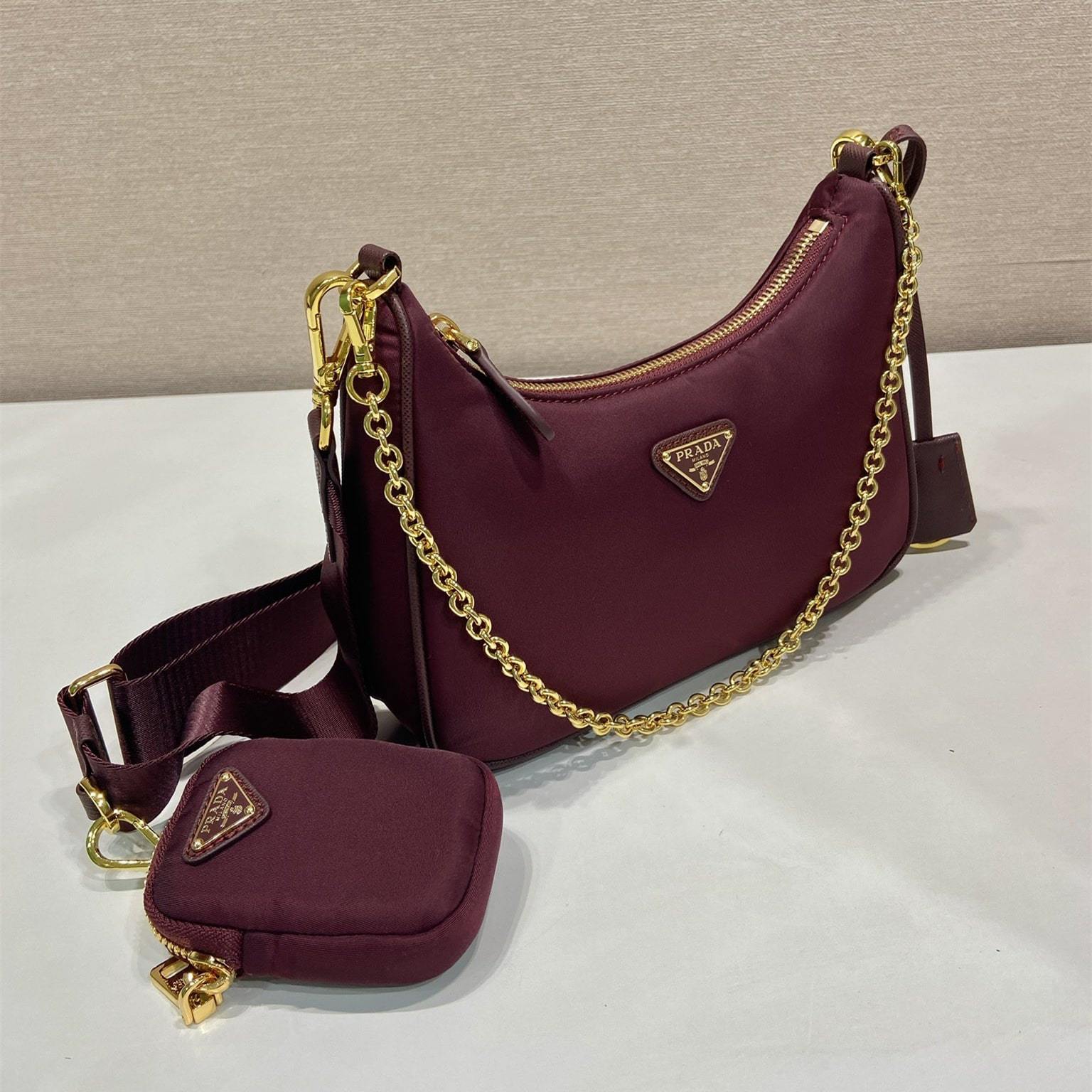 高仿Prada*RE-Nylon系列1BH204單肩包酒紅色免檢版