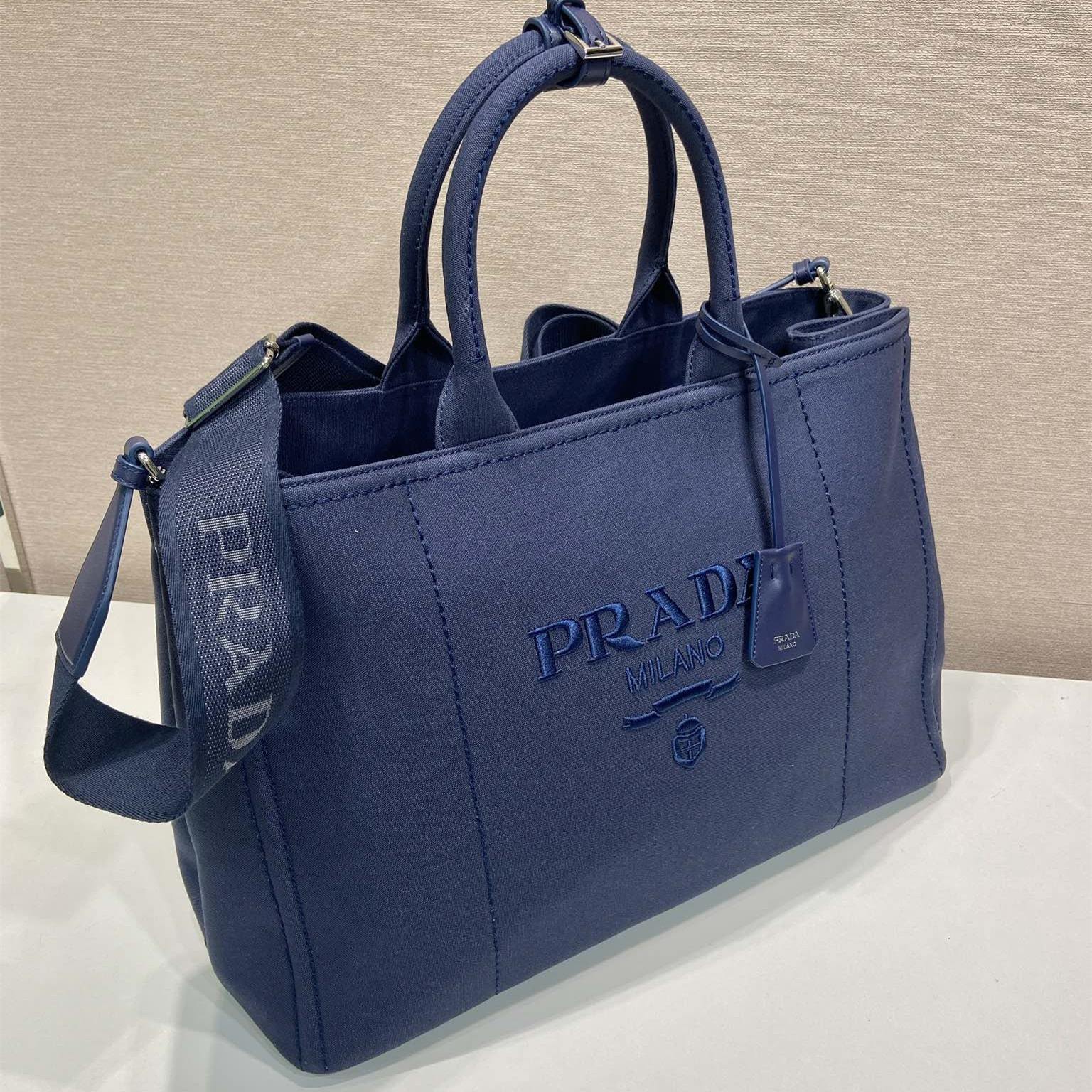 高仿Prada*Jardiniere系列2VG131單肩手提袋男士深藍色免檢版