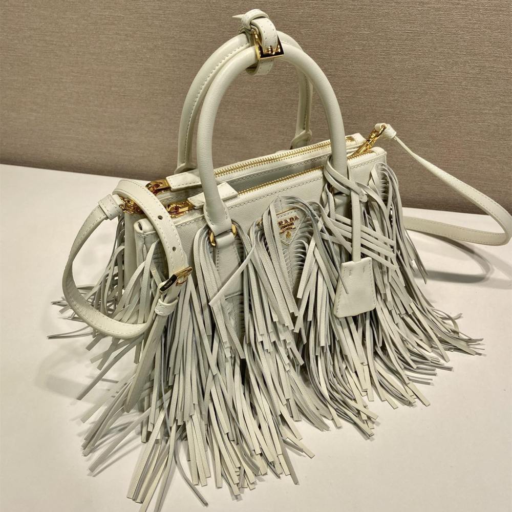 高仿Prada*Gaalleria系列1BA986流蘇包白色小號免檢版