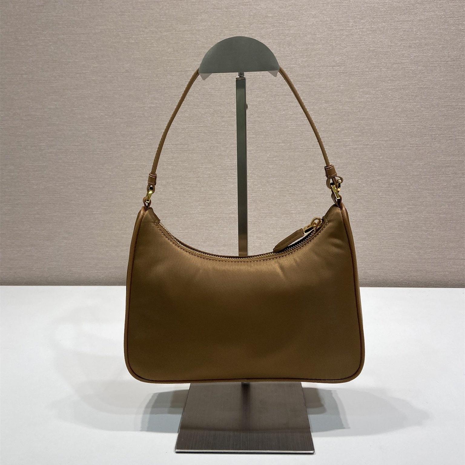 高仿Prada*RE-Nylon系列1N204M腋下包棕色Mini免檢版