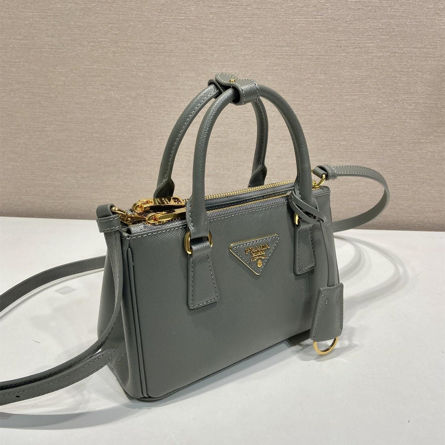 高仿Prada*Galleria系列1BA916紋理牛皮單肩包石墨灰Mini免檢版