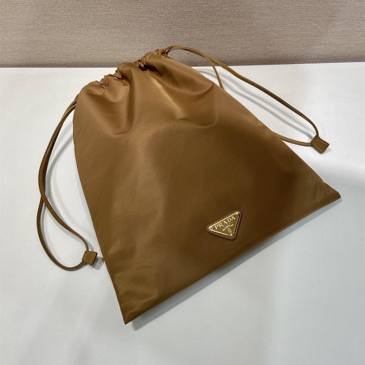 高仿Prada*RE-Nylon系列1NK001收納袋棕色免檢版