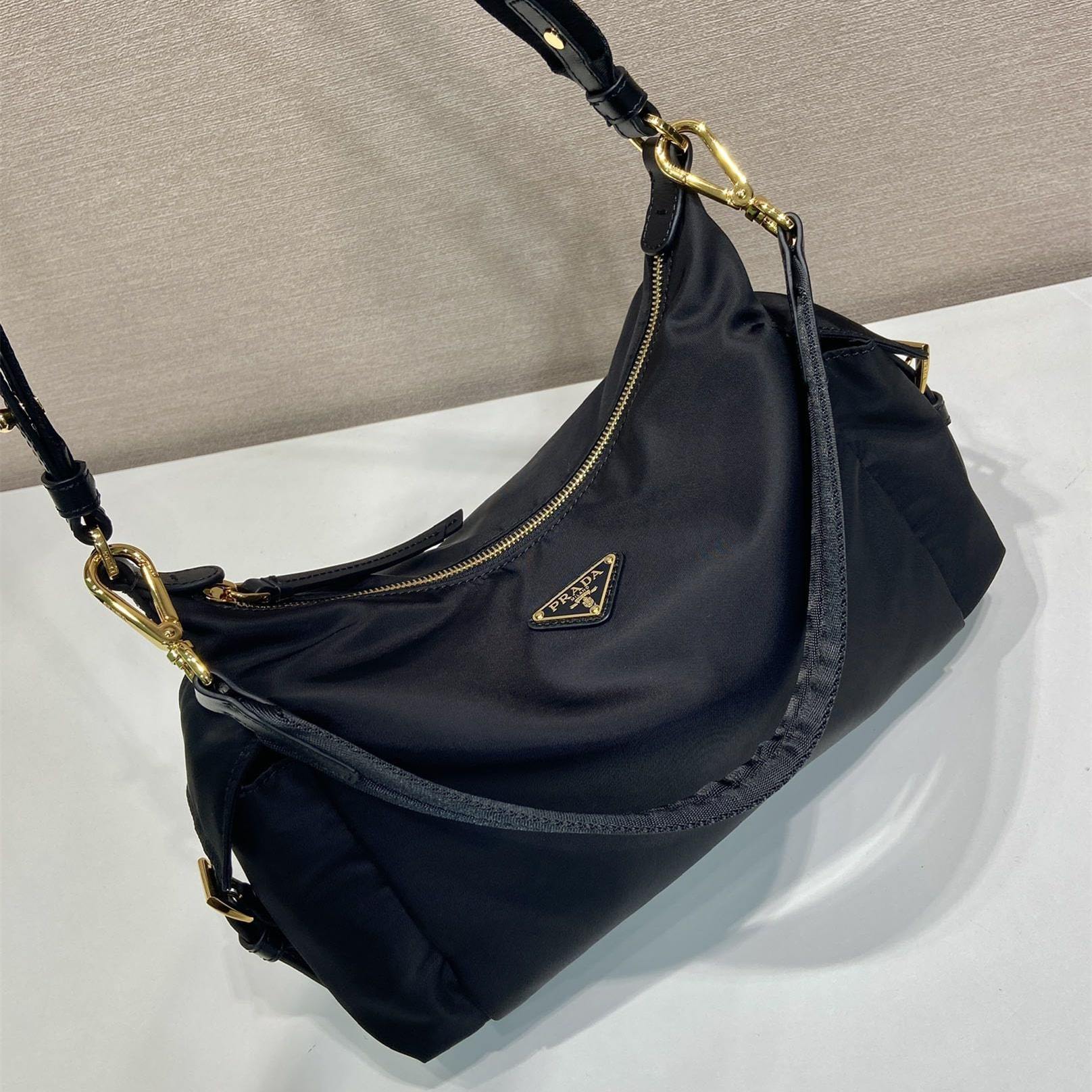 高仿Prada*RE-Nylon系列1BC264單肩包黑色免檢版