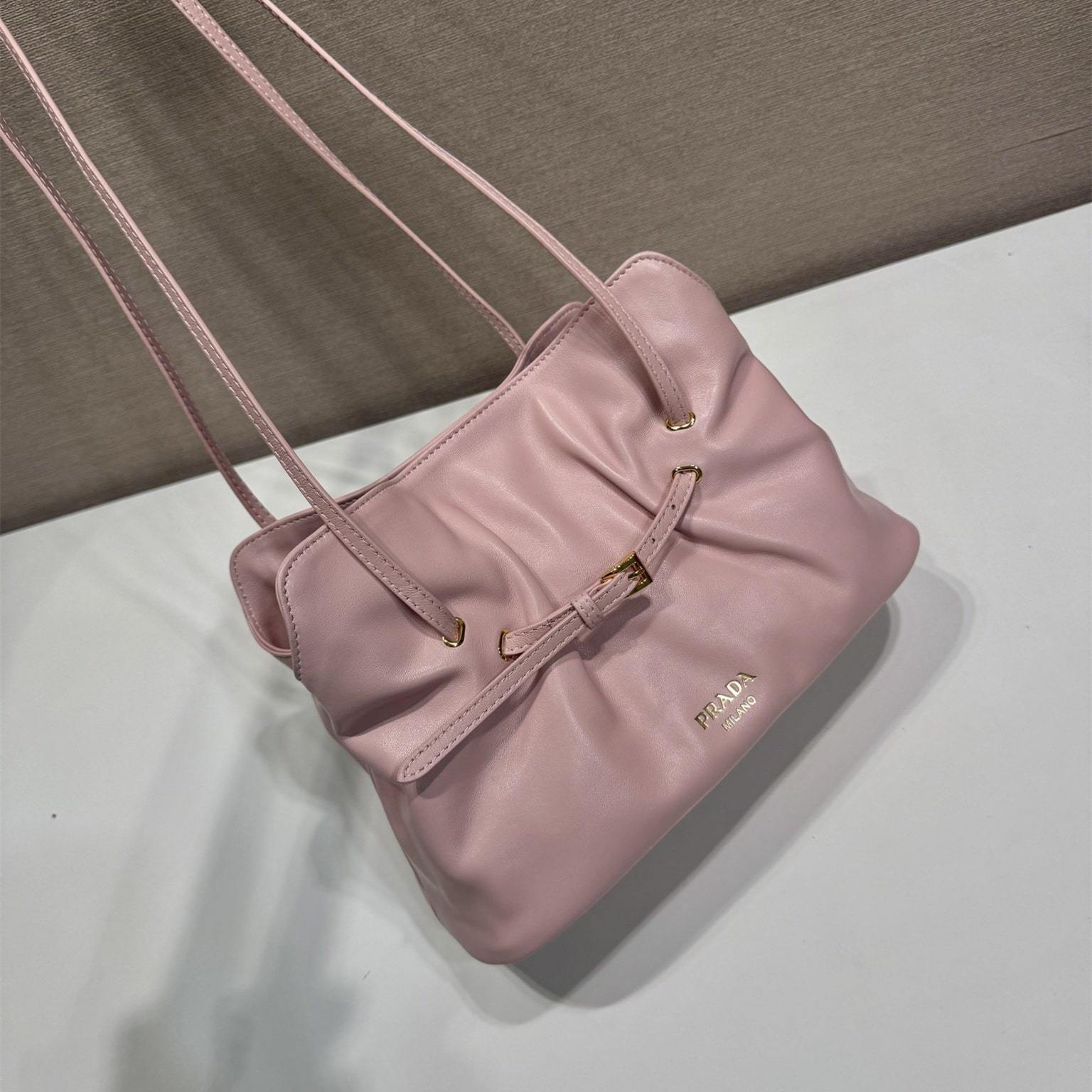 高仿Prada*Dada系列1BG586小羊皮雲朵包粉色小號免檢版