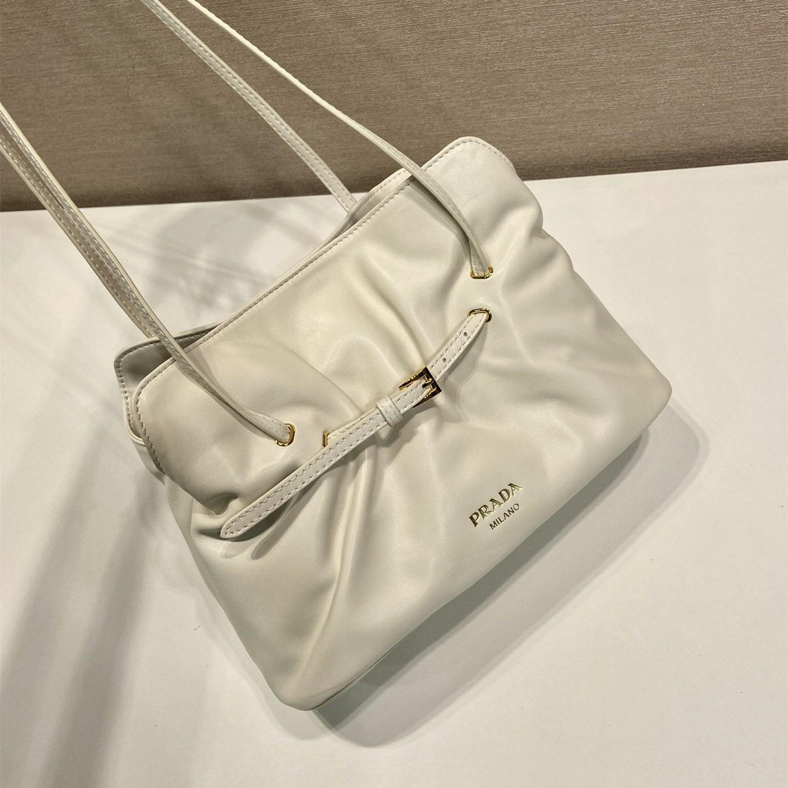 高仿Prada*Dada系列1BG586小羊皮雲朵包白色小號免檢版