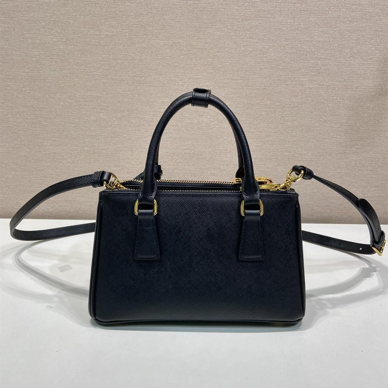 高仿Prada*Galleria系列1BA916紋理牛皮單肩包黑色Mini免檢版