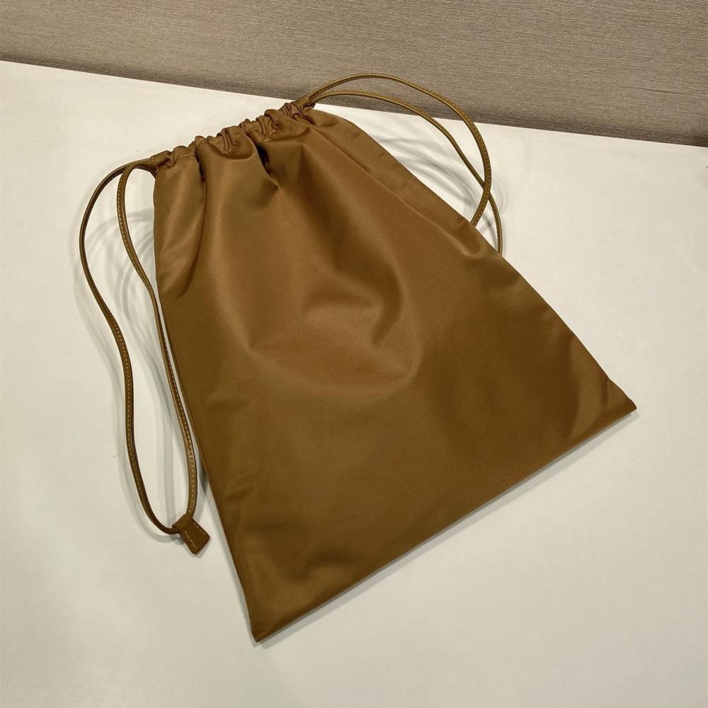 高仿Prada*RE-Nylon系列1NK001收納袋棕色免檢版