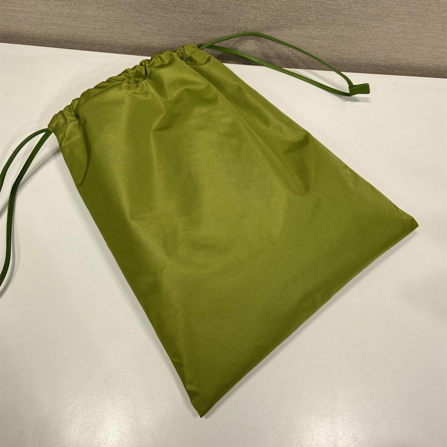 高仿Prada*RE-Nylon系列1NK001收納袋綠色免檢版