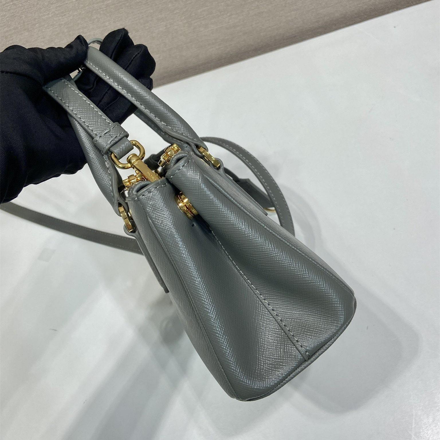 高仿Prada*Galleria系列1BA916紋理牛皮單肩包石墨灰Mini免檢版