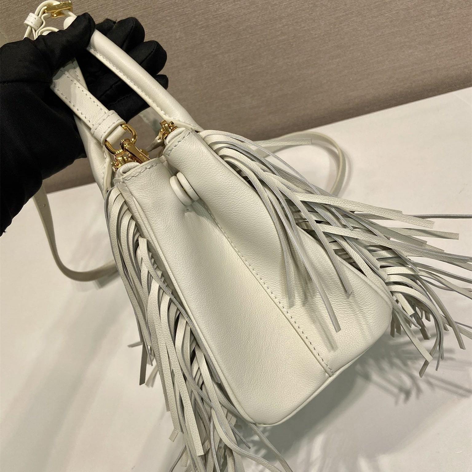 高仿Prada*Gaalleria系列1BA986流蘇包白色小號免檢版