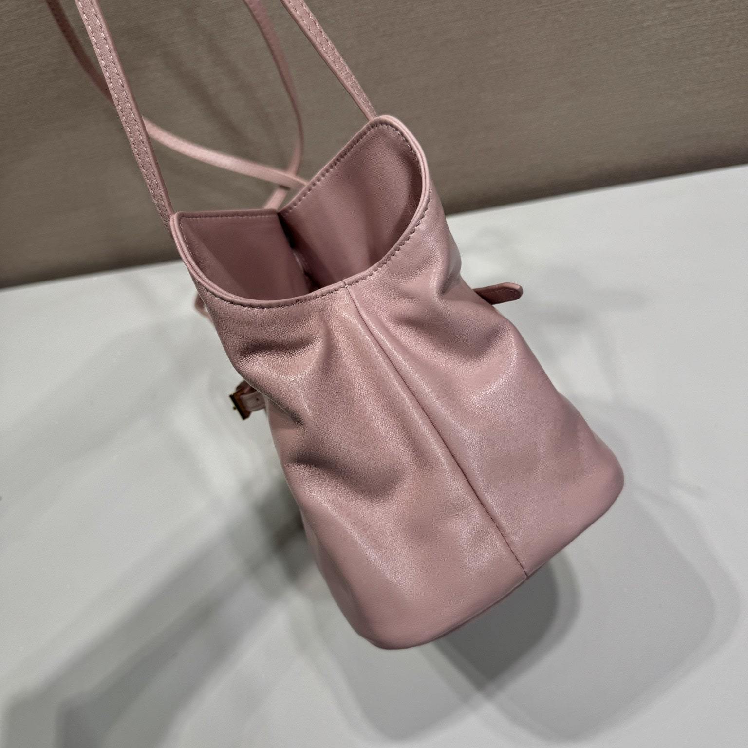 高仿Prada*Dada系列1BG586小羊皮雲朵包粉色小號免檢版