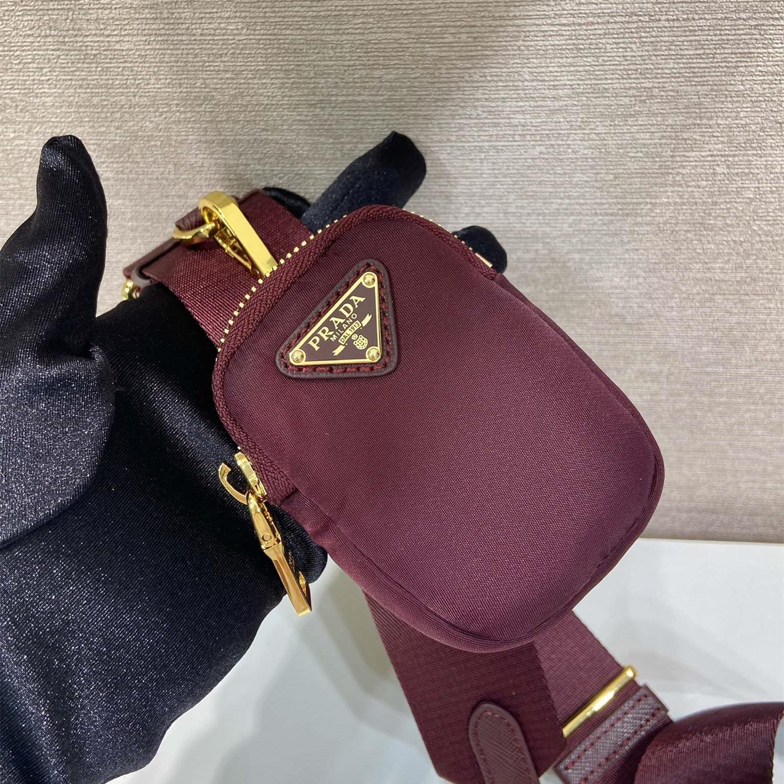 高仿Prada*RE-Nylon系列1BH204單肩包酒紅色免檢版