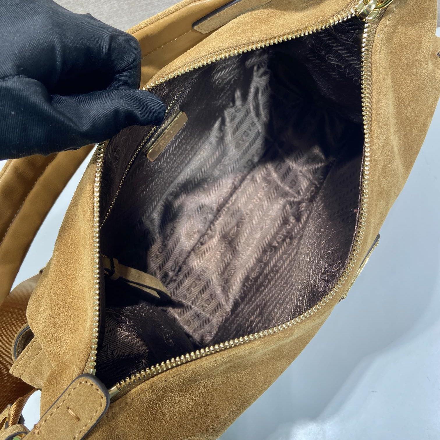 高仿Prada*Explore系列1BC264麂皮單肩包大號棕色免檢版