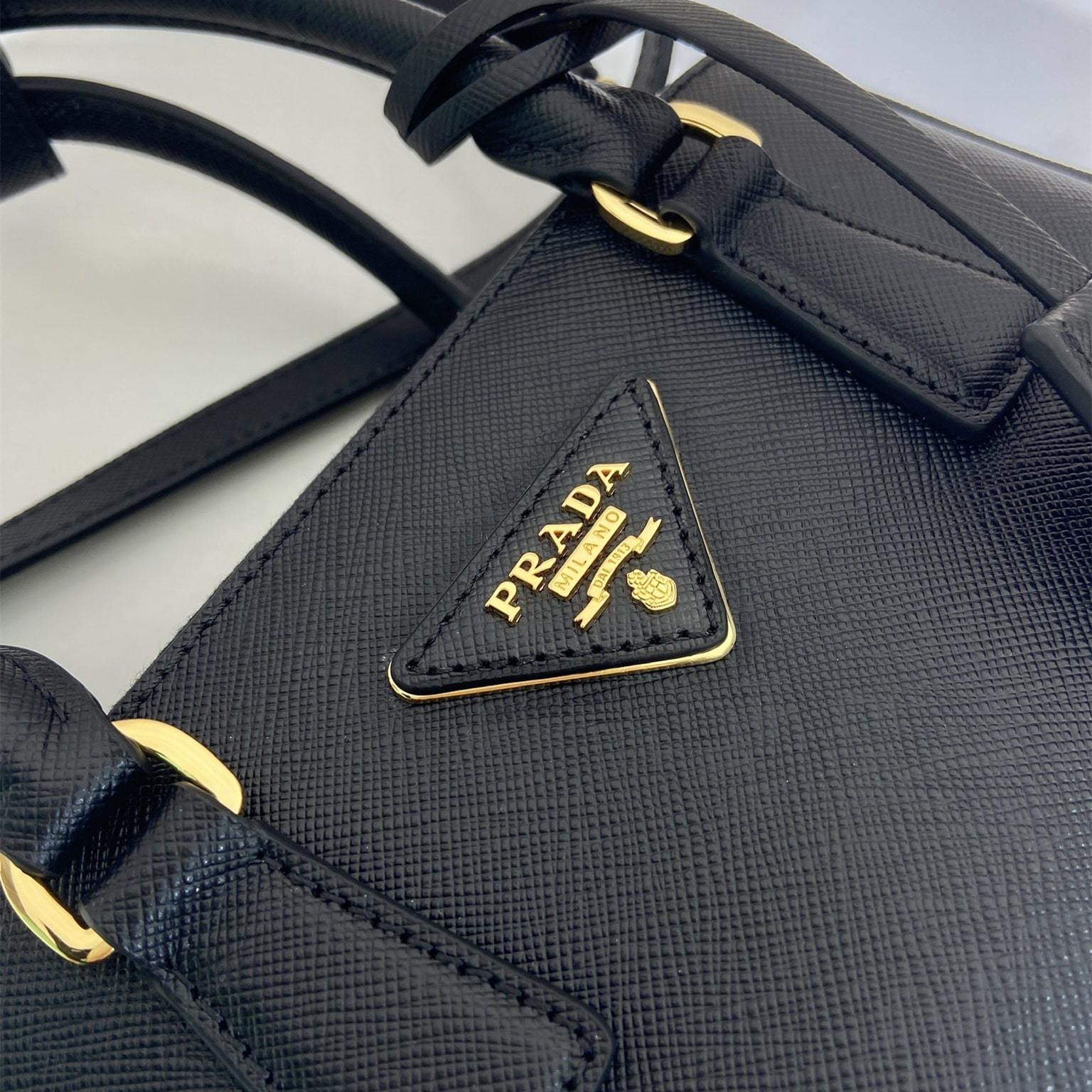 高仿Prada*Galleria系列1BA916紋理牛皮單肩包黑色Mini免檢版