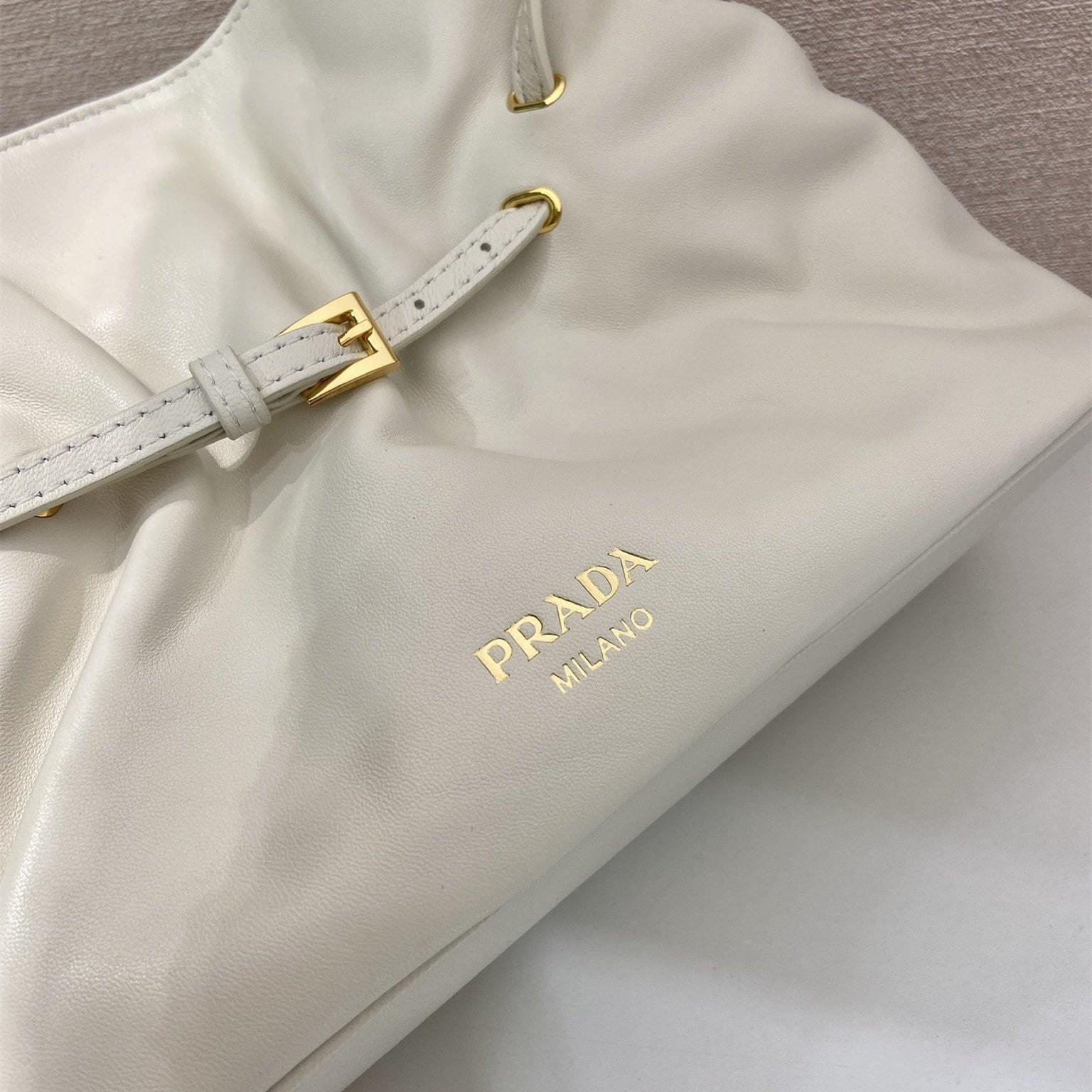 高仿Prada*Dada系列1BG586小羊皮雲朵包白色小號免檢版