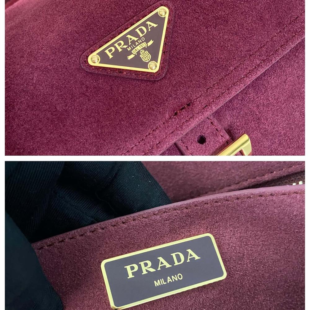 高仿Prada*Explore系列1BD394麂皮郵差包中號酒紅色免檢版