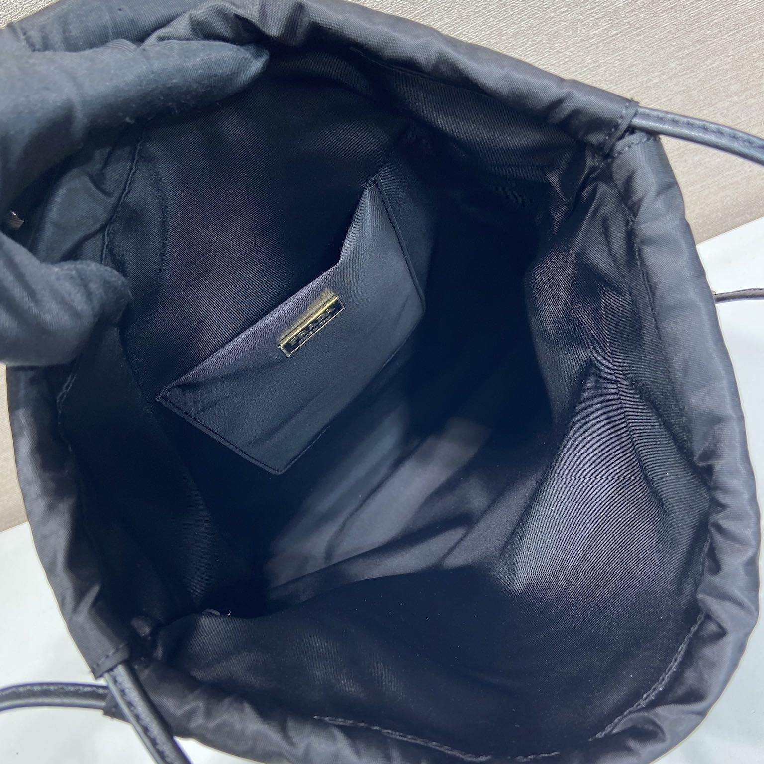 高仿Prada*RE-Nylon系列1NK001收納袋黑色免檢版