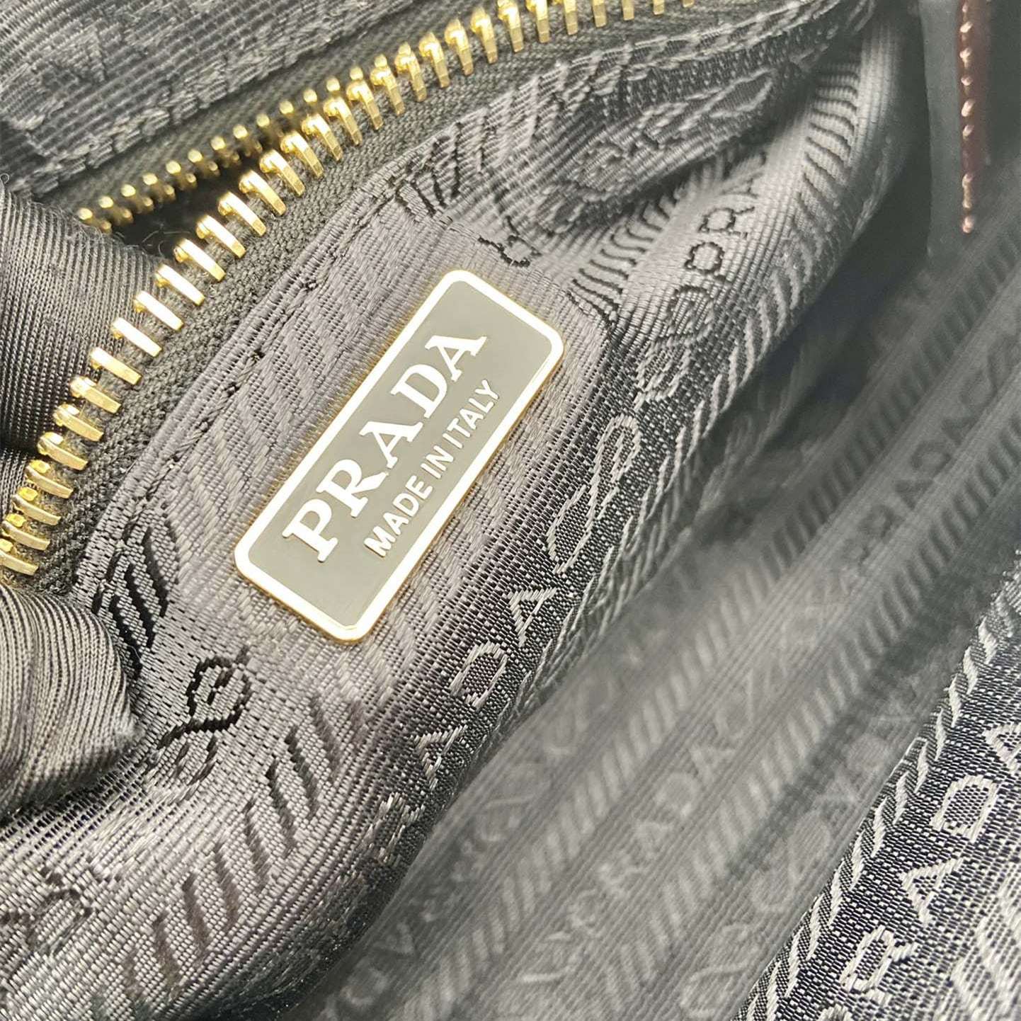 高仿Prada*Bonnie系列1BA426手提單肩包酒紅色小號號免檢版