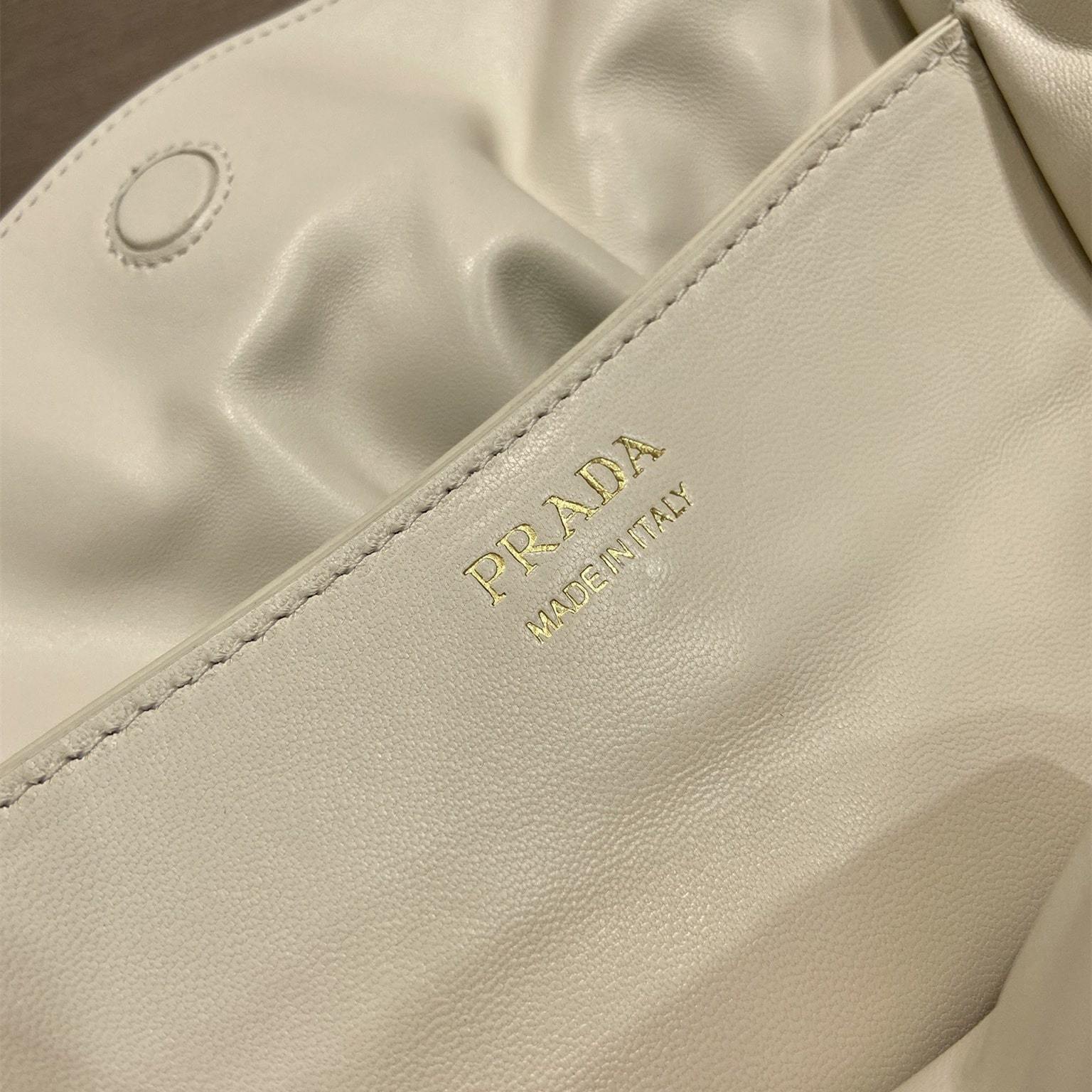 高仿Prada*Dada系列1BG586小羊皮雲朵包白色小號免檢版