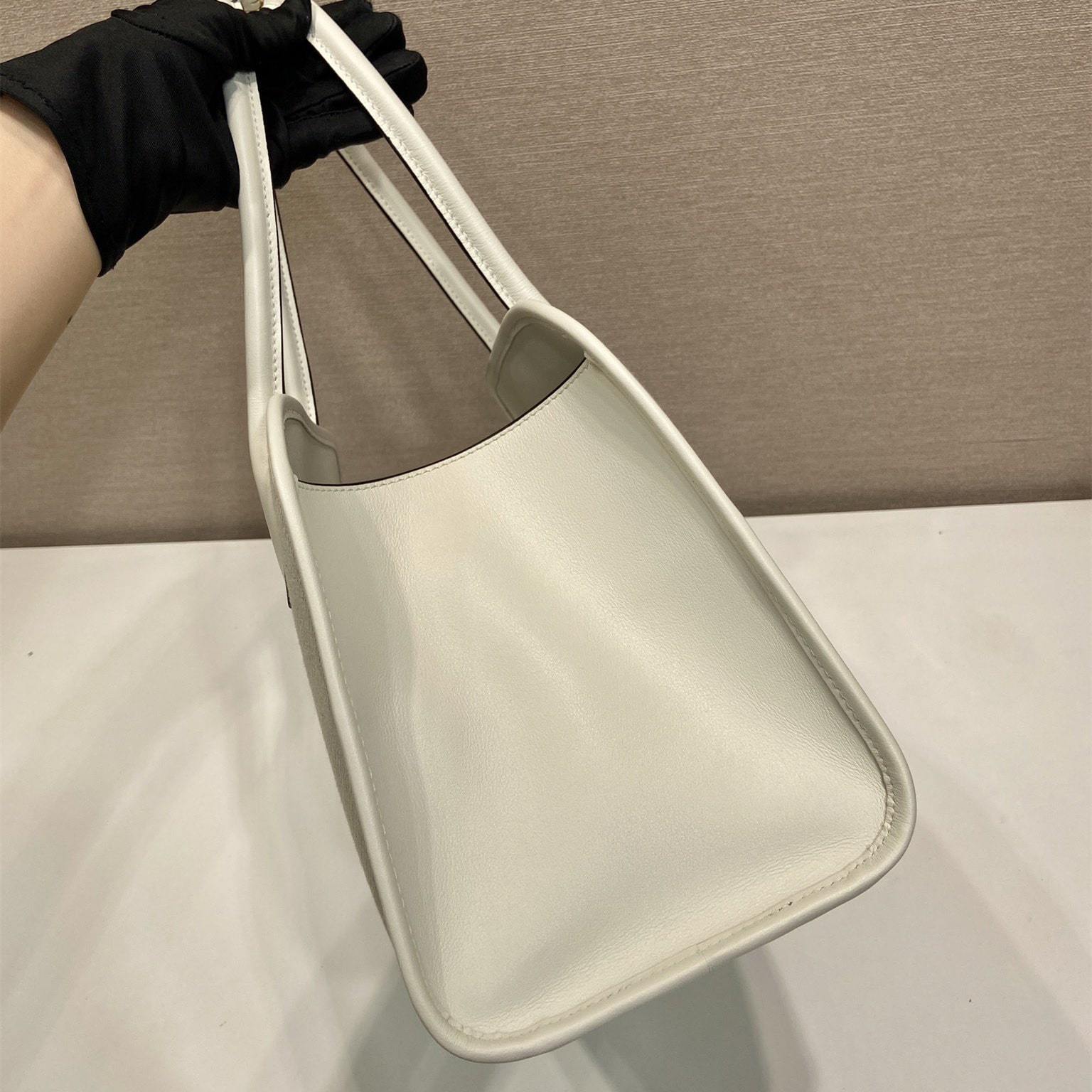 高仿Prada*Oversize系列1BG572織物手提包白色中號免檢版