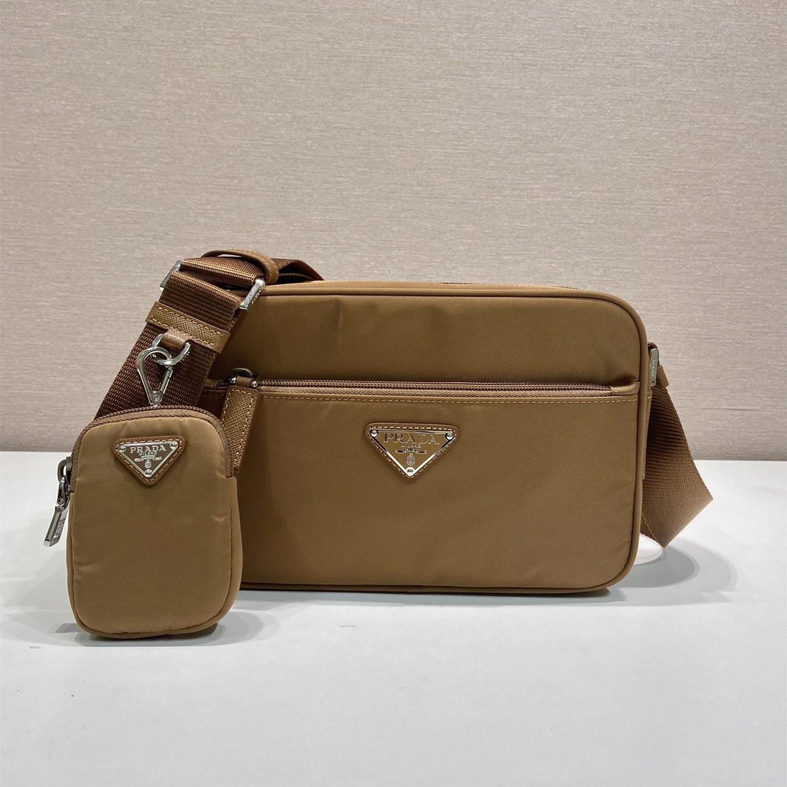 高仿Prada*RE-Nylon系列1BC167郵差包棕色免檢版