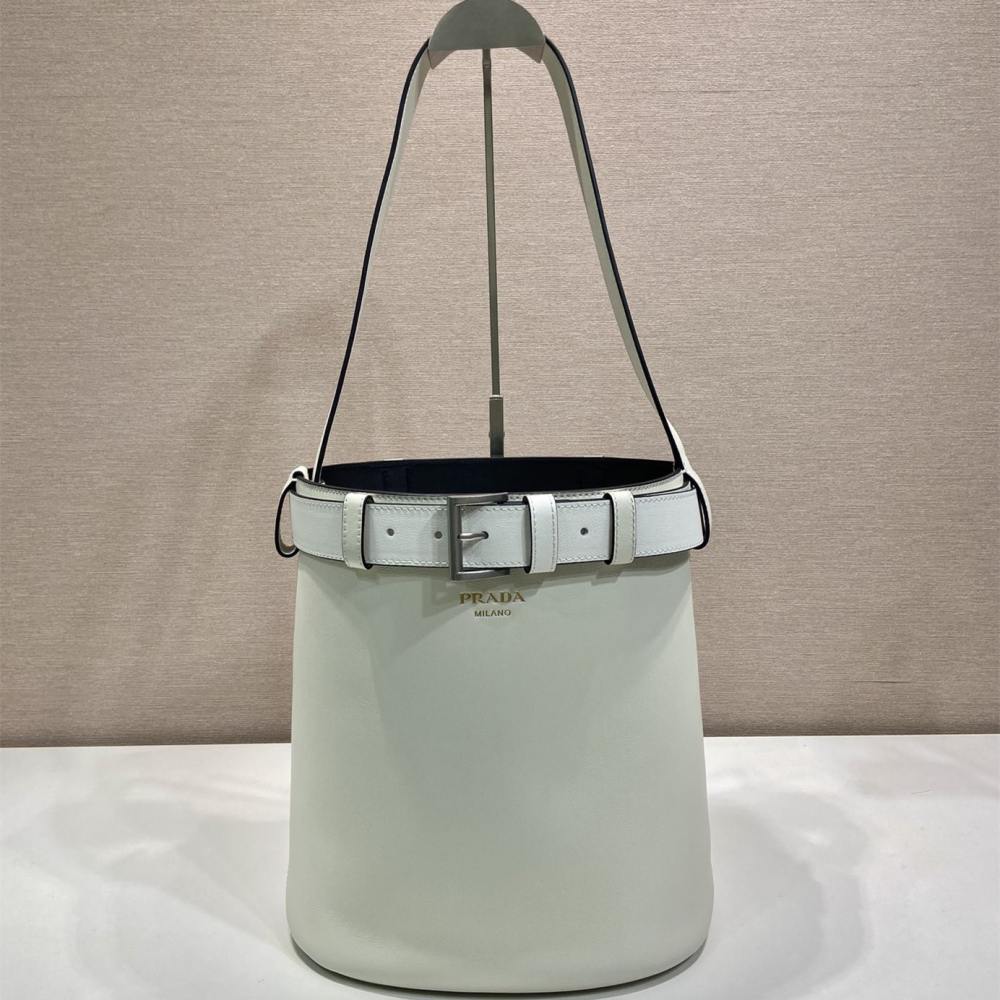 高仿Prada*Buckle系列1BE085小牛皮水桶包白色免檢版