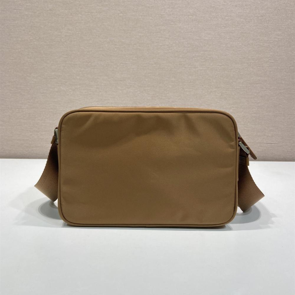 高仿Prada*RE-Nylon系列1BC167郵差包棕色免檢版