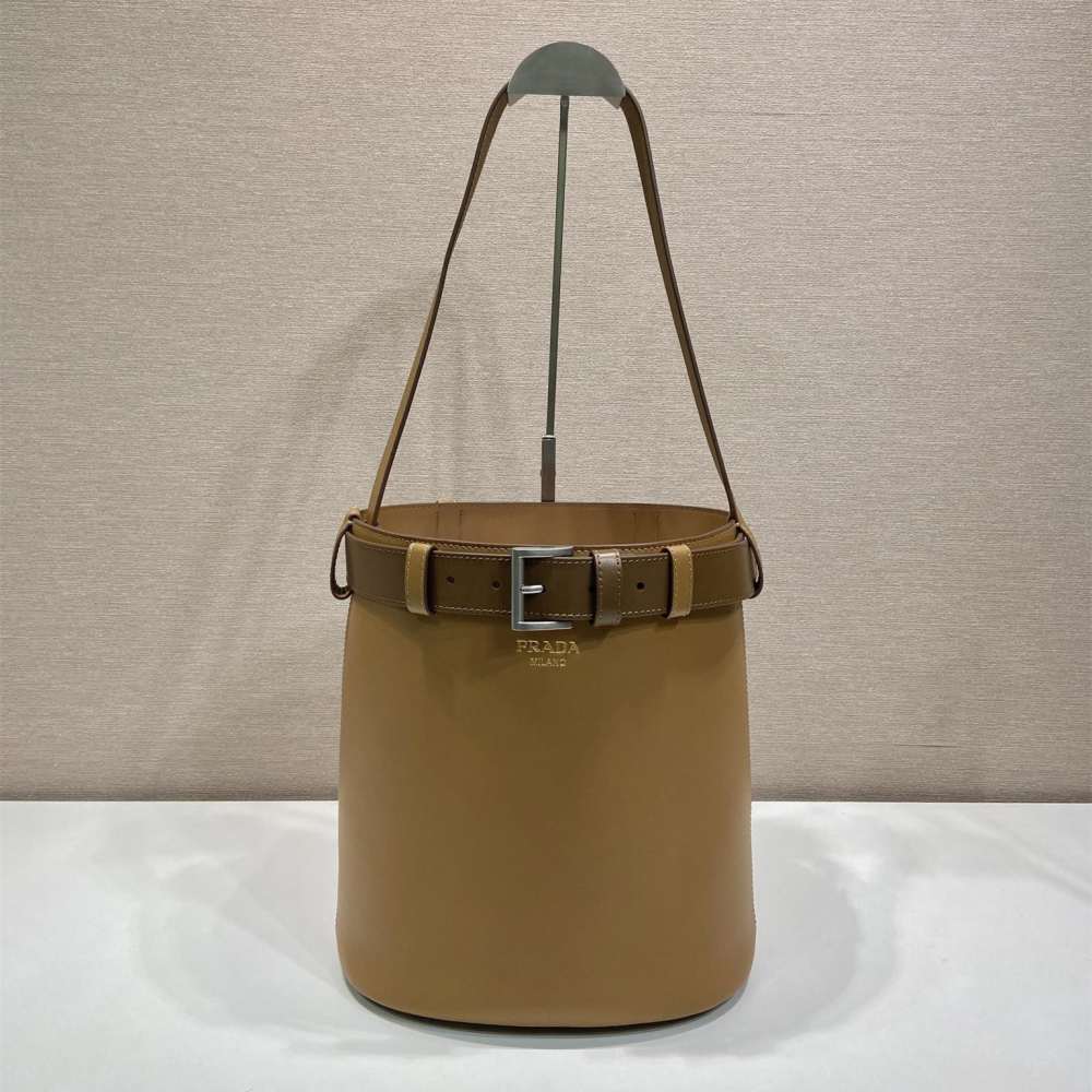 Prada Buckle 1BE085 水桶包