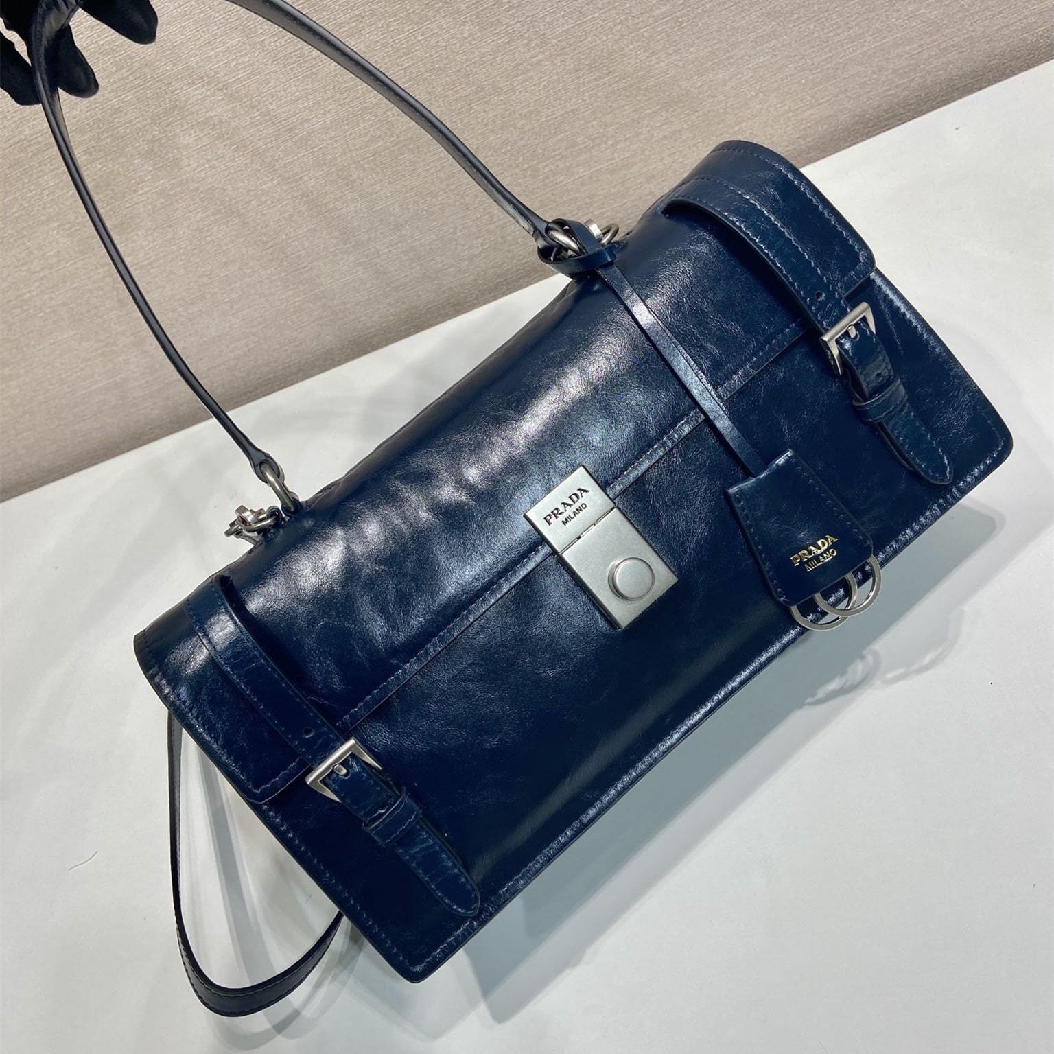 高仿Prada*1BN026筆筒包單肩包黑色中號免檢版