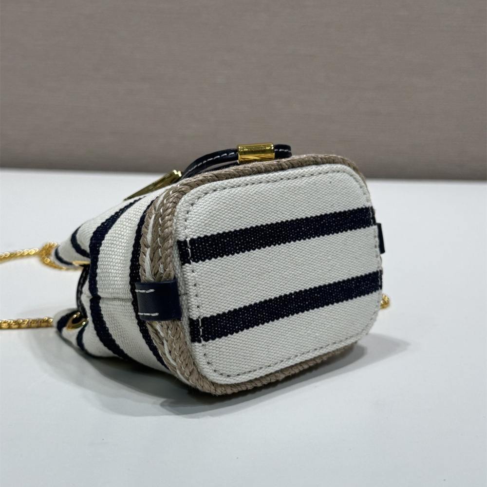高仿Prada*Mariner系列1NR16H水桶包藍黑Mini免檢版