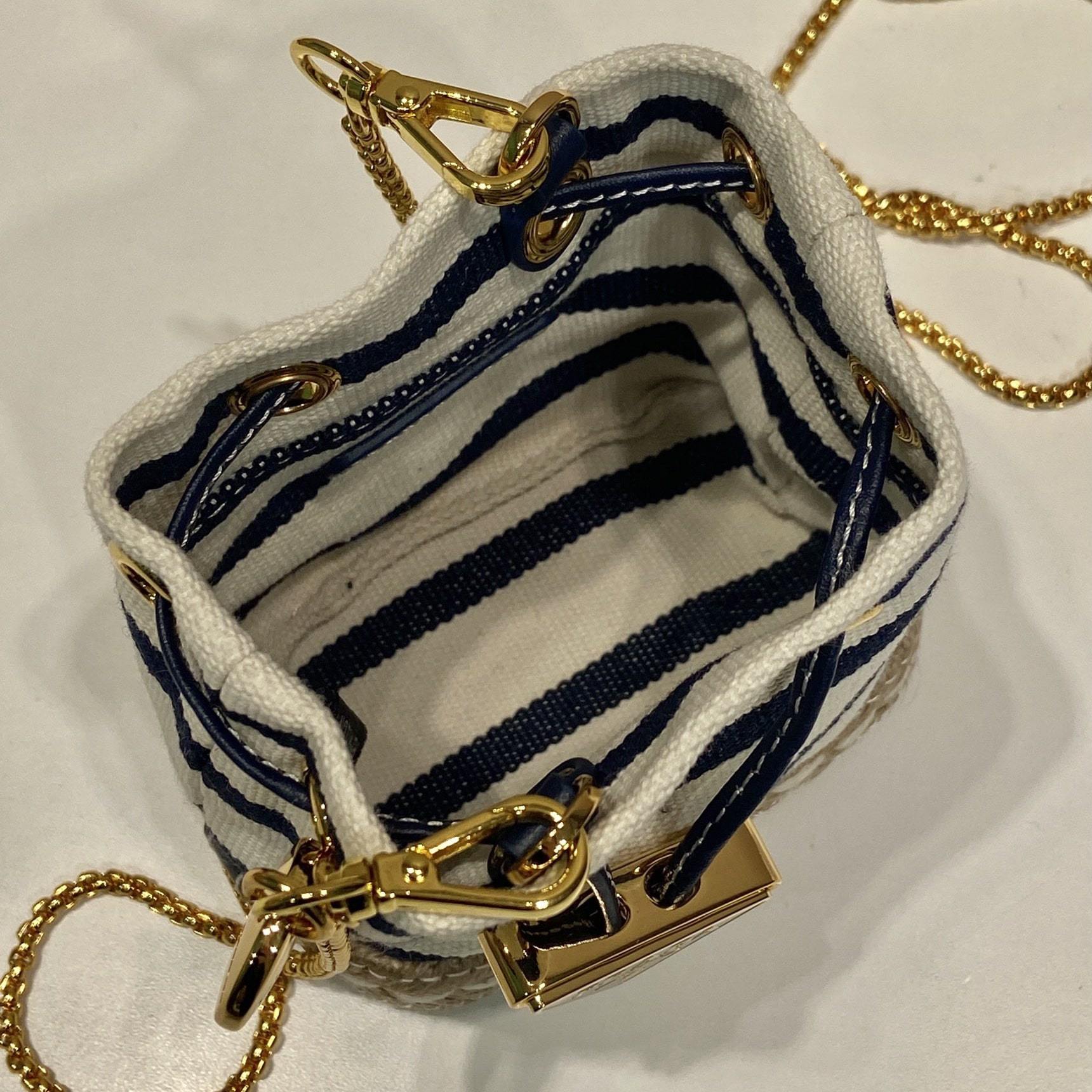 高仿Prada*Mariner系列1NR16H水桶包藍黑Mini免檢版