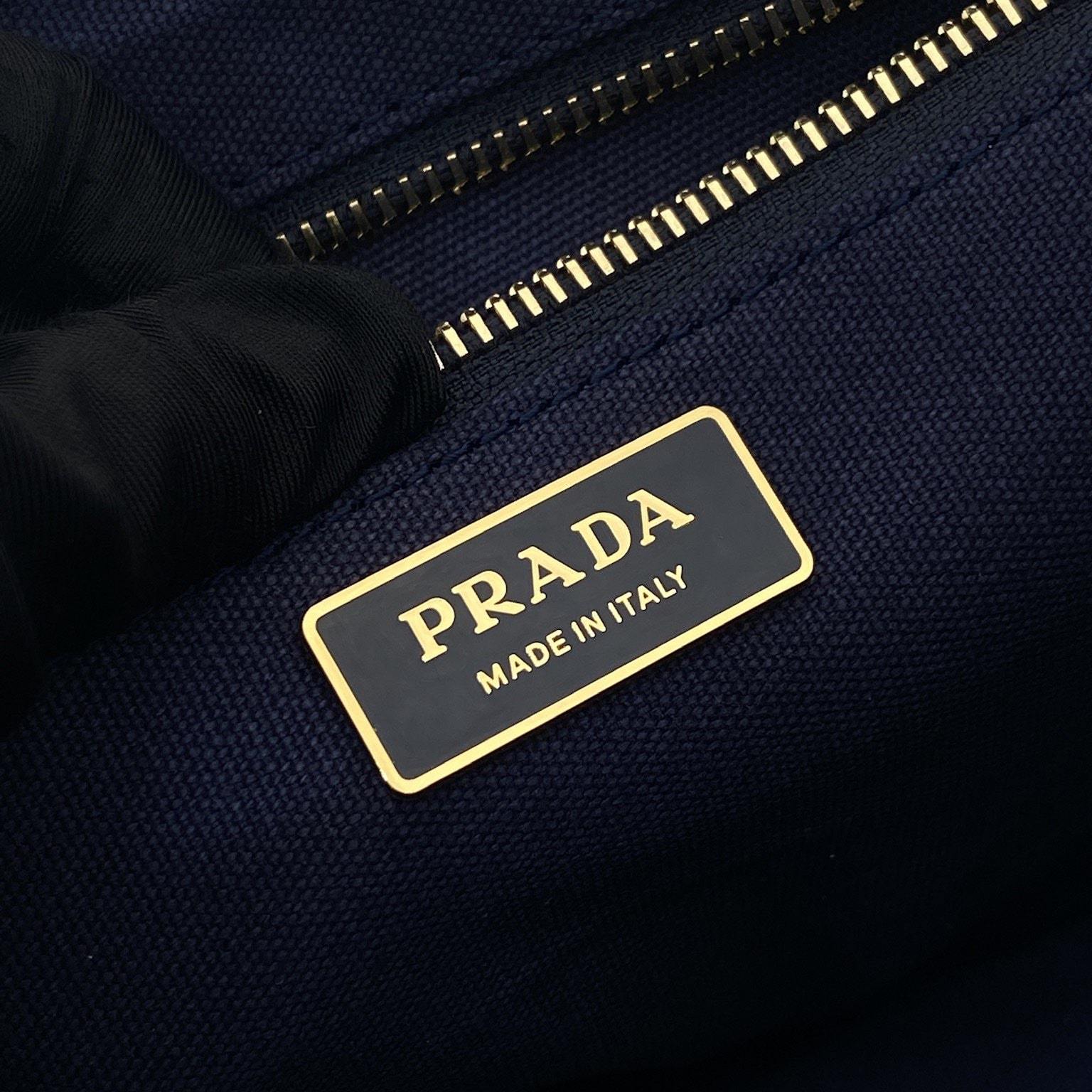 高仿Prada*1BG464刺繡徽標Tote包深藍小號免檢版