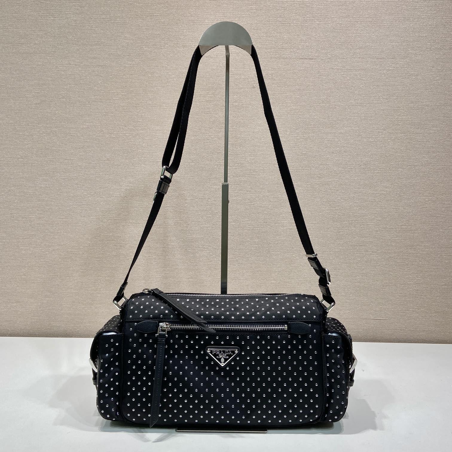高仿Prada*RE-Nylon系列1BC236鉚釘斜挎包黑色免檢版