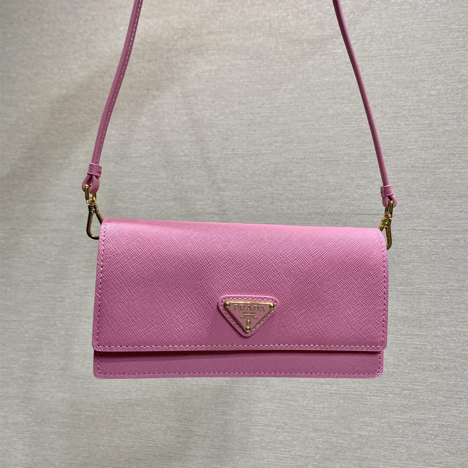 高仿Prada*Saffano系列1NF059小牛皮斜挎包粉色Mini免檢版