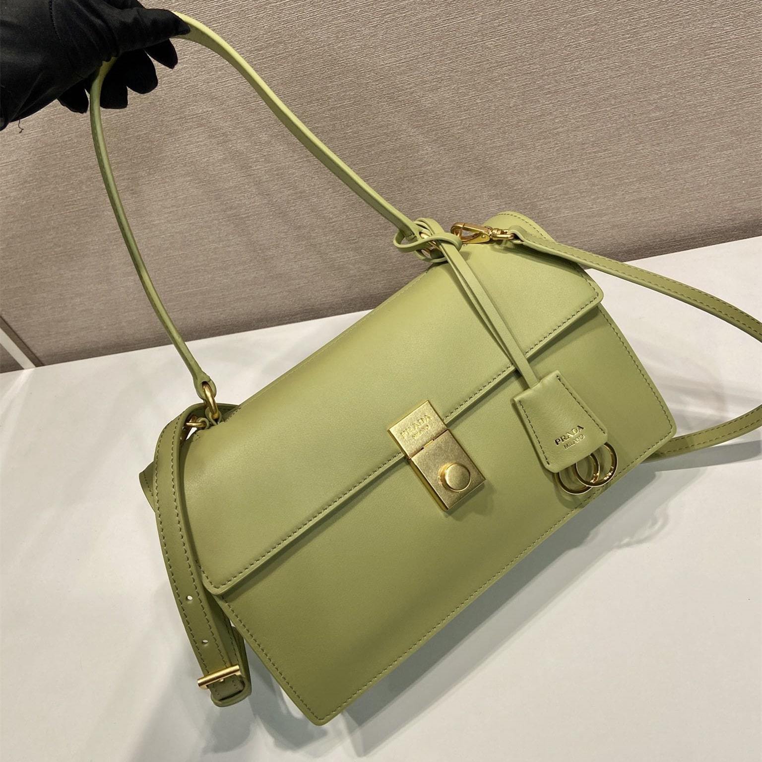 高仿Prada*SoftSound系列斜挎包綠色中號免檢版