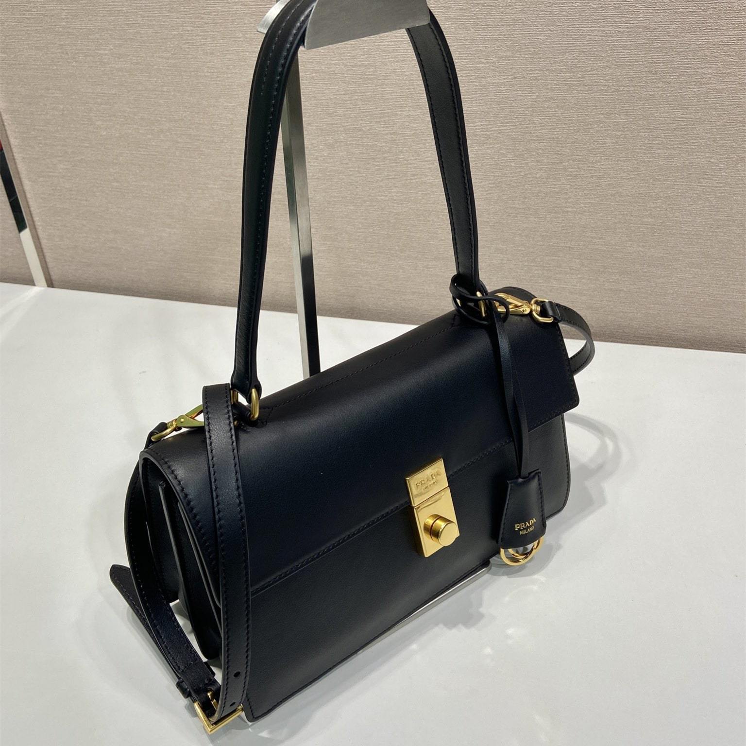 高仿Prada*SoftSound系列1BN023斜挎包黑色中號免檢版
