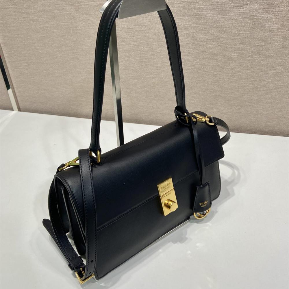高仿Prada*SoftSound系列1BN023斜挎包黑色中號免檢版
