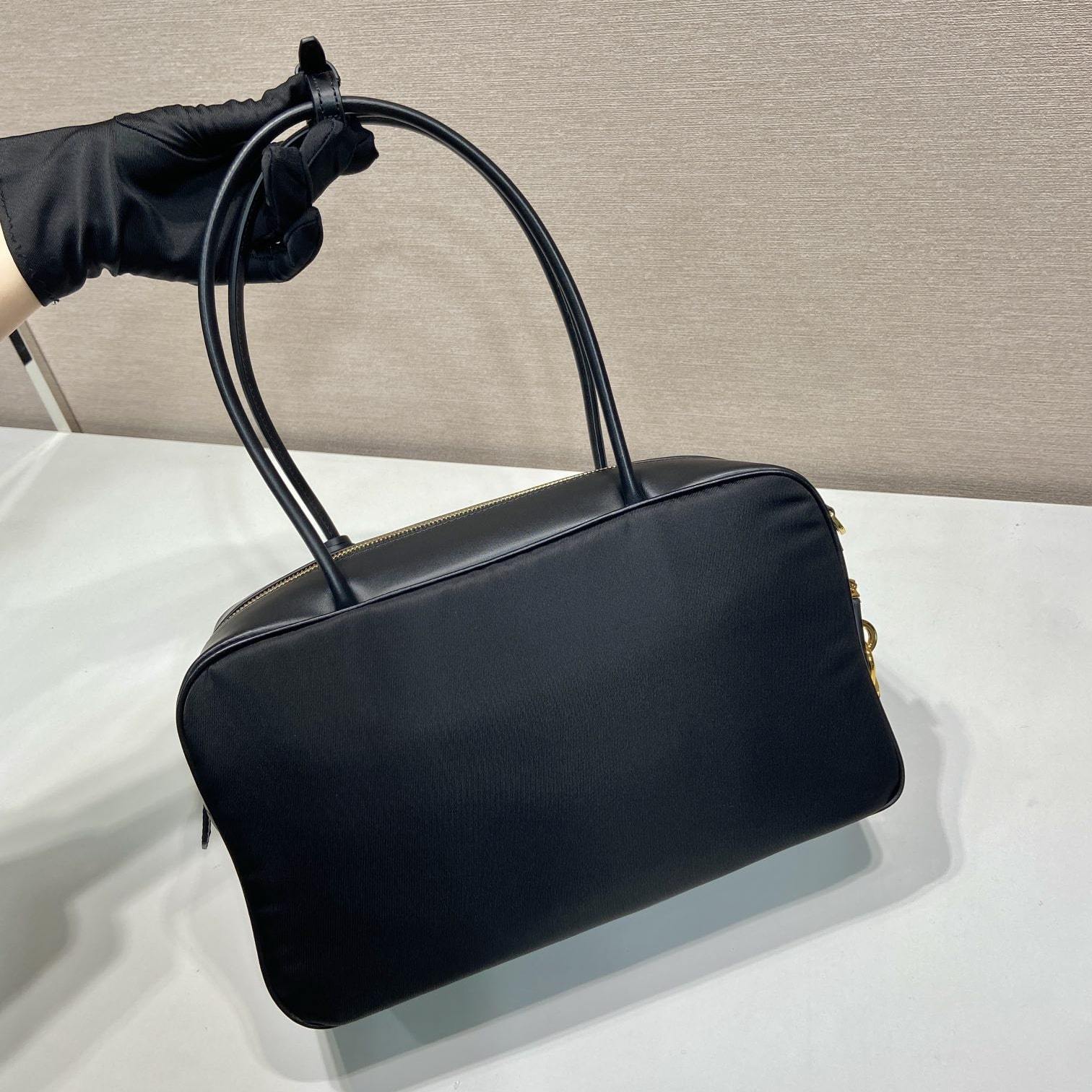 高仿Prada*RE-Nylon系列1BB132單肩手提袋黑色中號免檢版