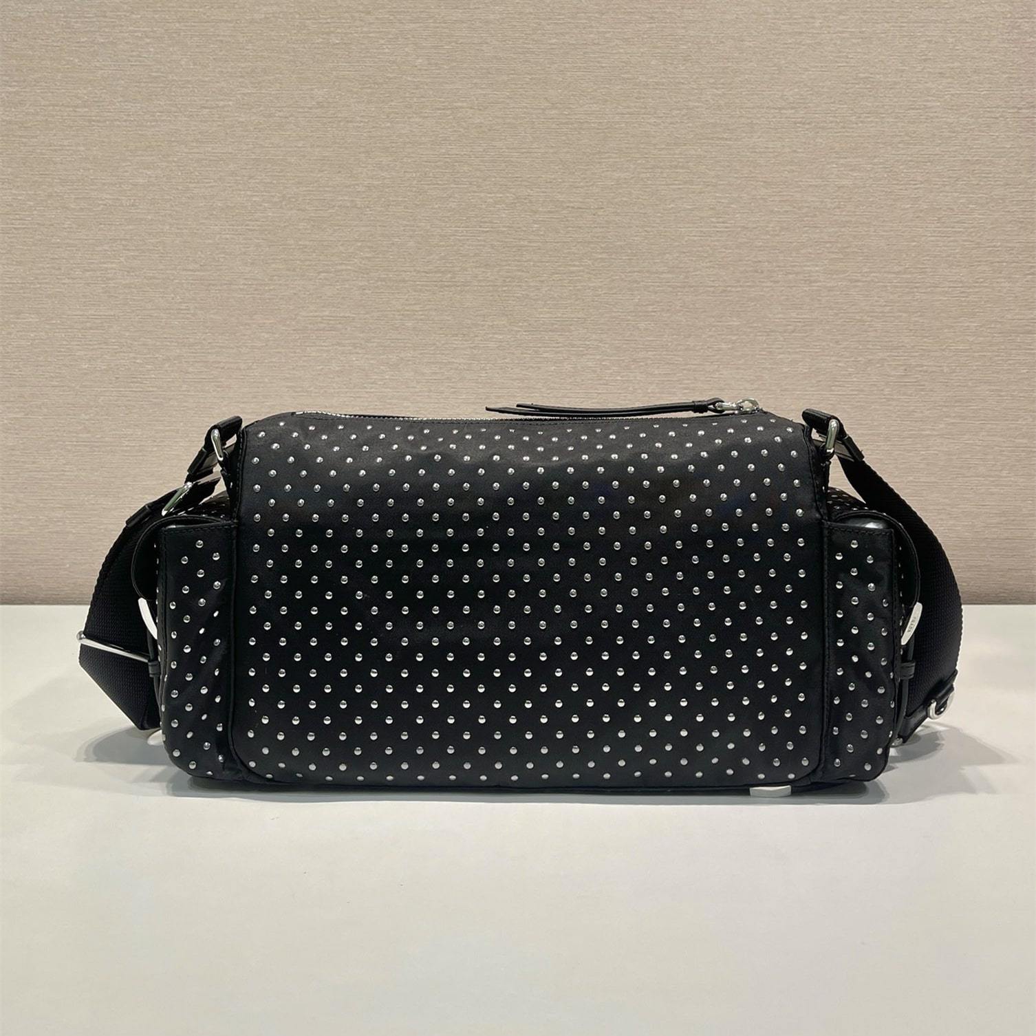 高仿Prada*RE-Nylon系列1BC236鉚釘斜挎包黑色免檢版