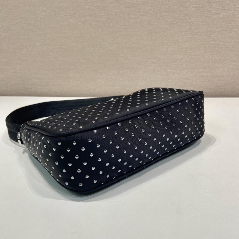 高仿Prada*RE-Nylon系列1BC515鉚釘單肩包黑色Mini免檢版
